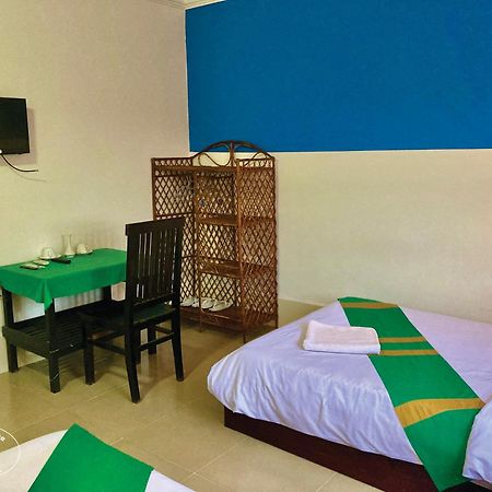 Garden Village Guesthouse & Pool Bar Siem Reap Bagian luar foto