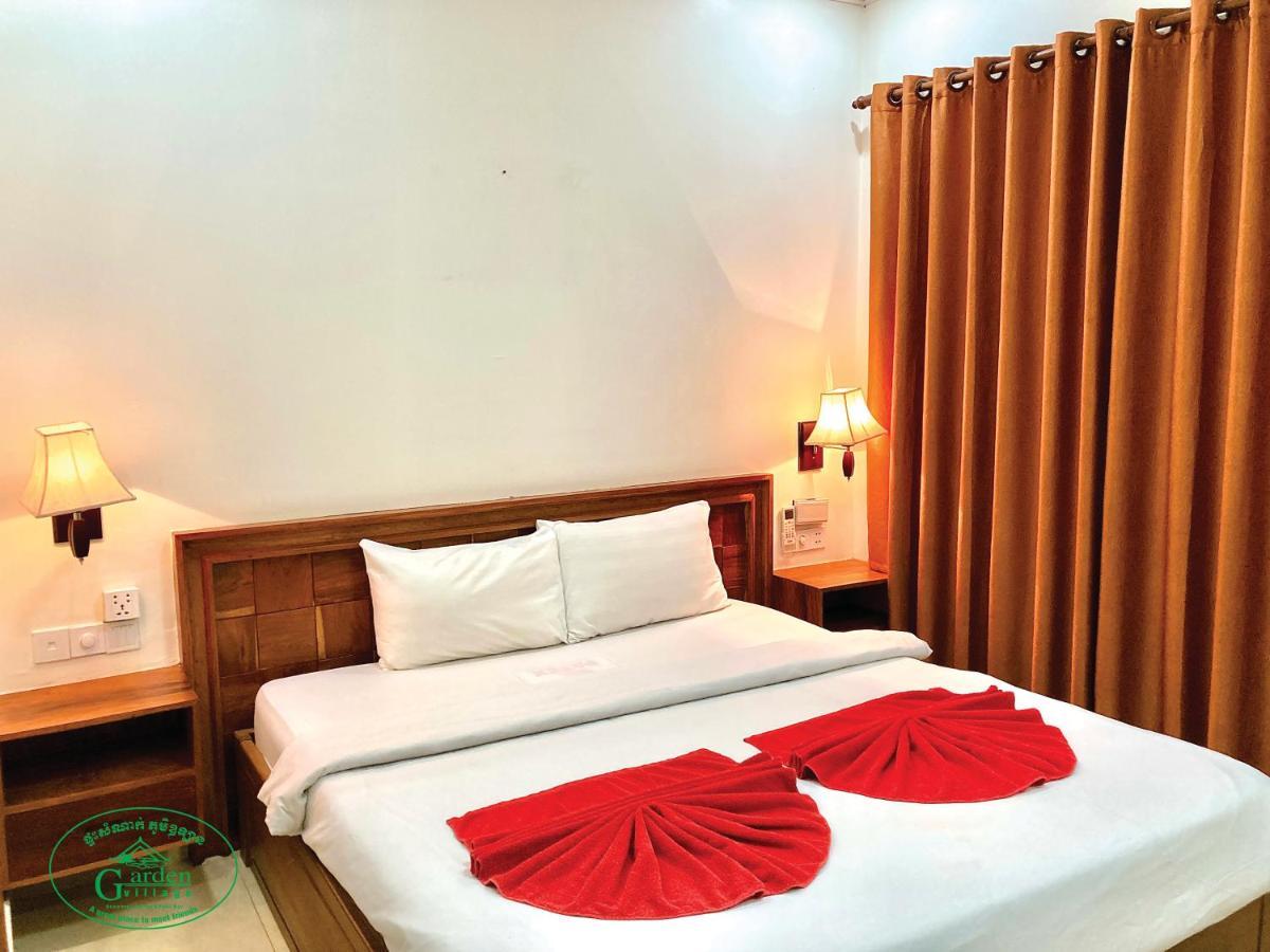 Garden Village Guesthouse & Pool Bar Siem Reap Bagian luar foto