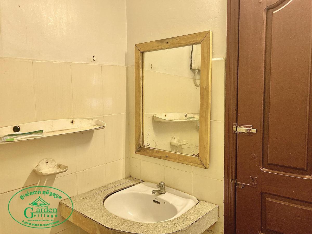 Garden Village Guesthouse & Pool Bar Siem Reap Bagian luar foto