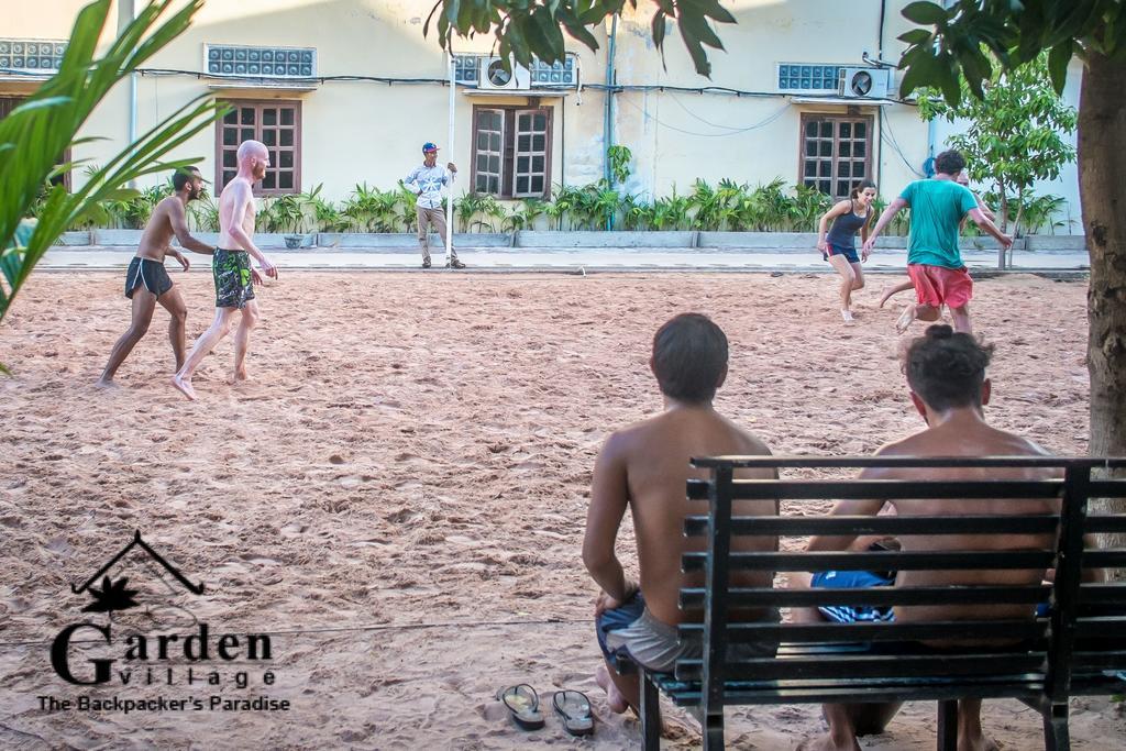 Garden Village Guesthouse & Pool Bar Siem Reap Bagian luar foto